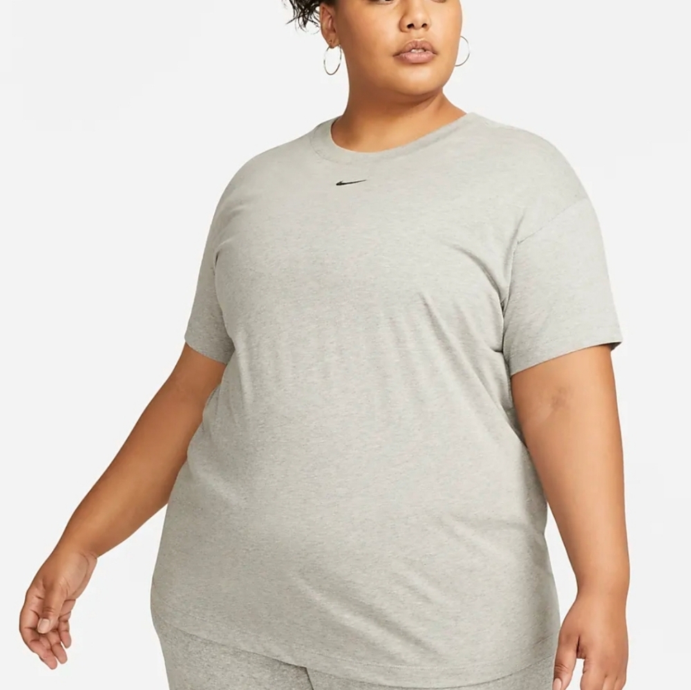 Nike sportswear loose fit plus cream tee shirt new womens Activewear top